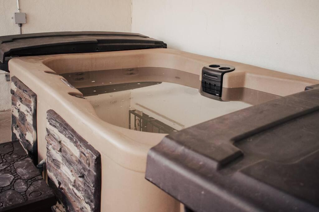 阿尔伯克基Casa Charleston-3Br-2Bath-Hot Tub-Pet Friendly-No Pet Fees!别墅 外观 照片